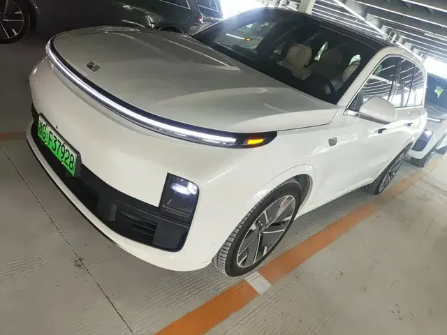Li Auto Li L8 2025 Max Smart Renewal Edition