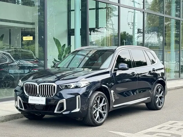 BMW X5 2025 Model xDrive 30Li Exclusive M Sport Blackout Package