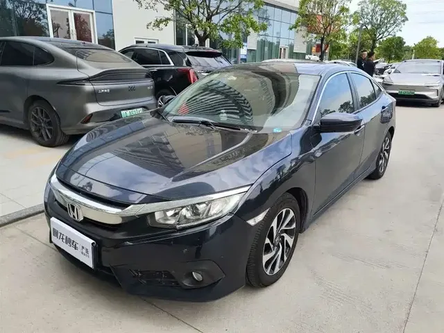 Honda Civic 2016 220TURBO CVT Luxury Edition