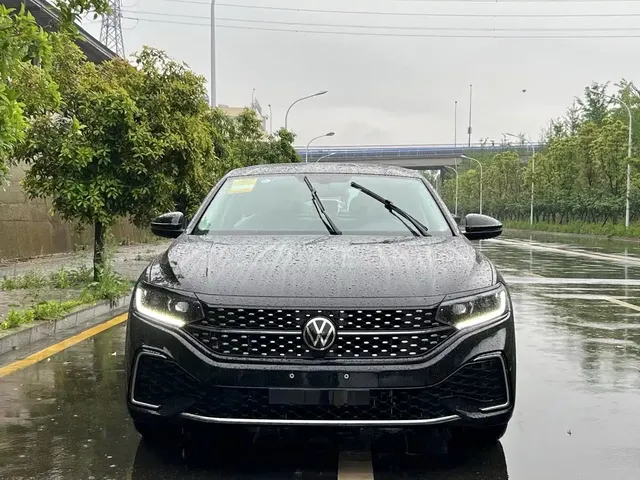 Volkswagen Passat 2024 330TSI Starlight Elite Edition