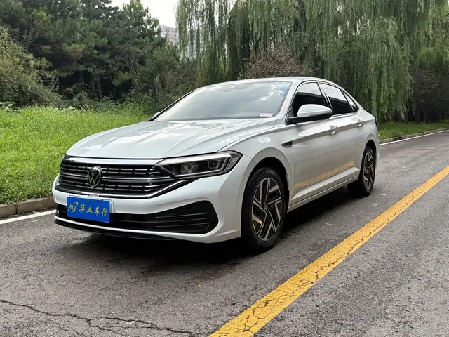 Volkswagen Sagitar 2025 300TSI DSG Surpass Edition