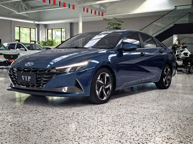 Hyundai Elantra 2022 1.5L CVT LUX Premium Edition