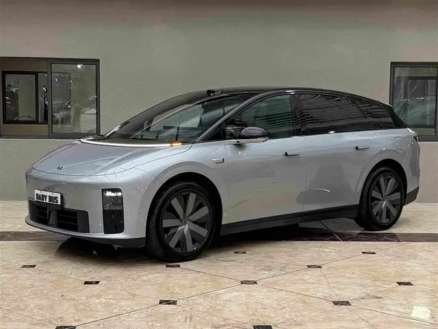 Li Auto i6 2025 2WD Base Model