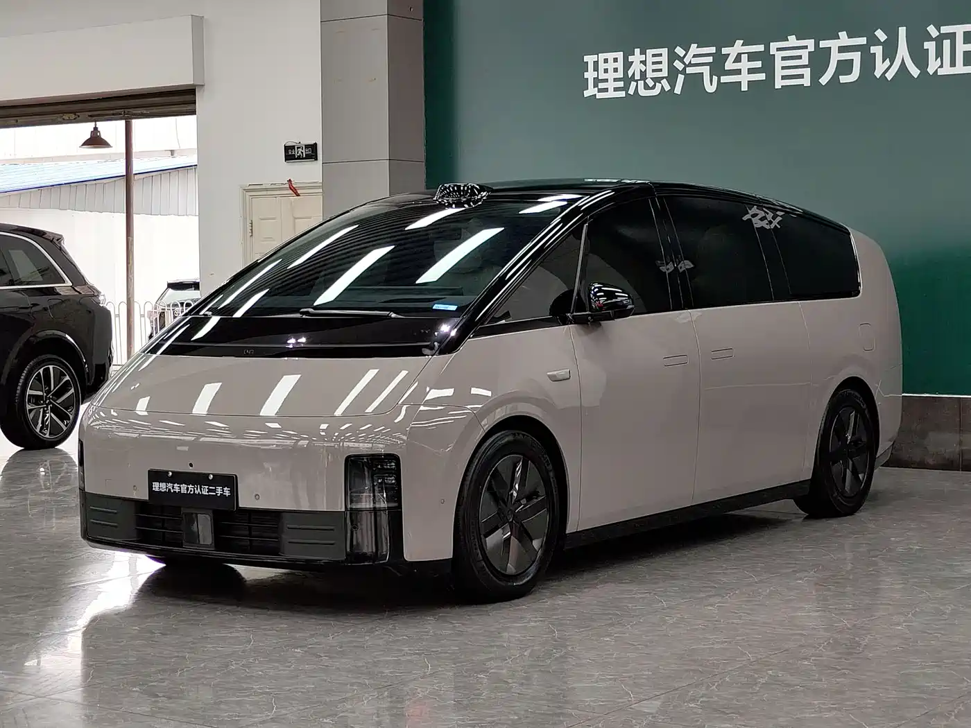 Li Auto MEGA 2024 Ultra
