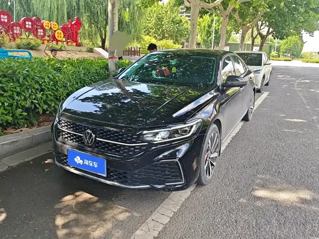 Volkswagen Passat 2022 330TSI Starlight Luxury Edition