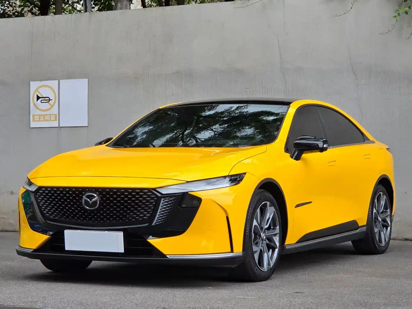 Mazda EZ-6 2024 Extended Range 200 Premium Edition
