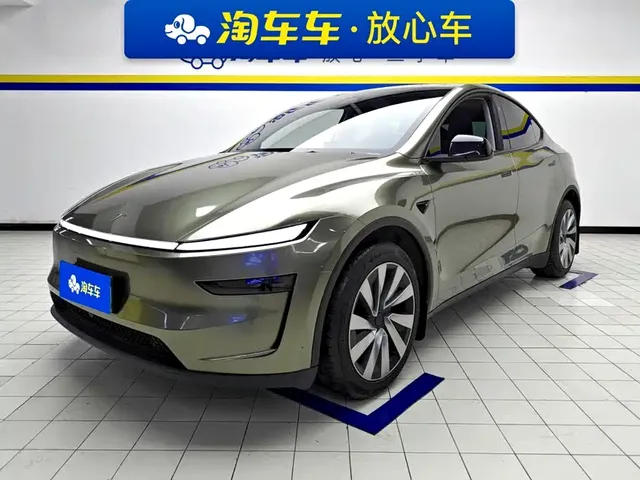 Tesla Model Y 2025 Long Range All-Wheel Drive