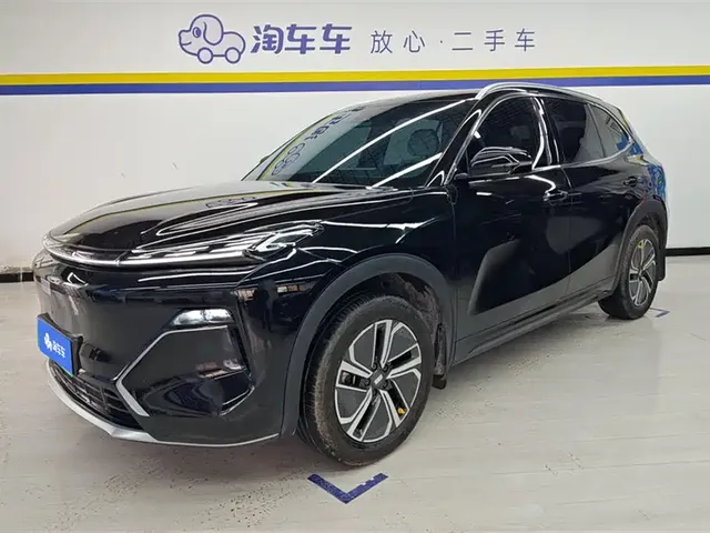 Geely Galaxy Starship 7 EM-i 2025 Model 120km Explorer+ Edition