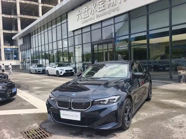 BMW i3 2024 eDrive 40 L Shadow Night Package