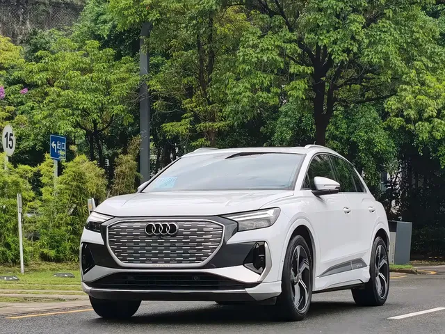 Audi Q4 e-tron 2022 50 e-tron quattro Innovation Edition