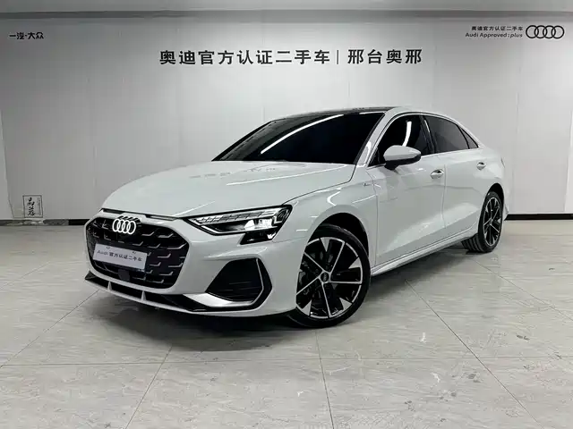 Audi A3 2025 Facelift Sportback 35TFSI Flying Spur Premium