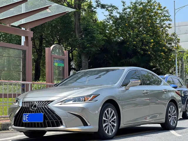 Lexus ES 2022 200 Luxury Edition