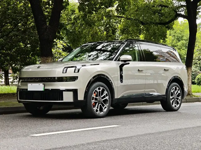 Lynk & Co 900 2025 2.0T Ultra