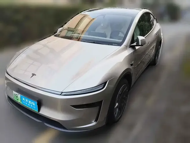 Tesla Model Y L 2025 Facelift Long Range AWD