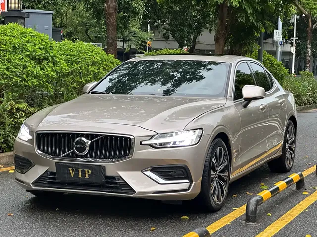 Volvo S60 2024 B4 Inscription Luxury Edition