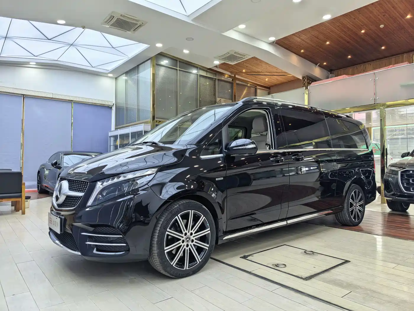 Mercedes-Benz V-Class 2022 V 260 L Long Wheelbase Luxury Edition
