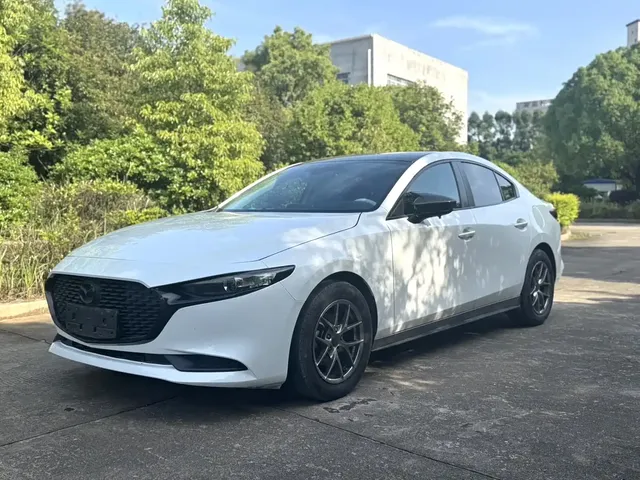 Mazda 3 Axela 2023 2.0L Auto Zhiqing