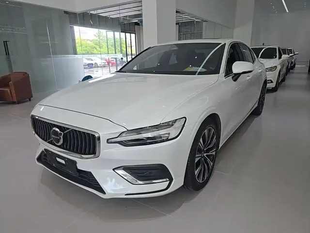 Volvo S60 2023 B4 Smart Vision Luxury Edition