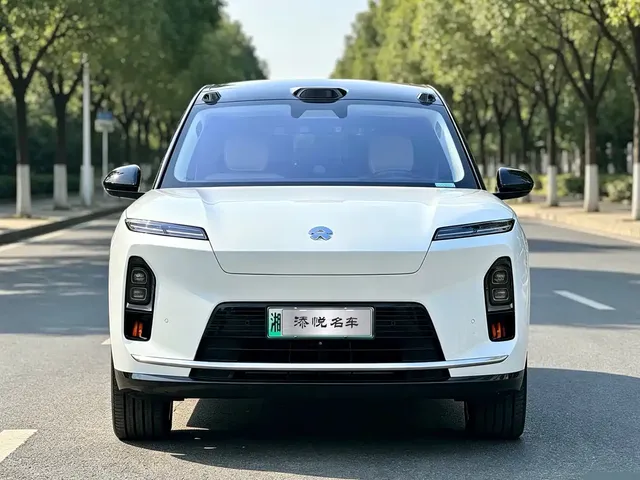 NIO ES8 2025 Base Model 7-Seater