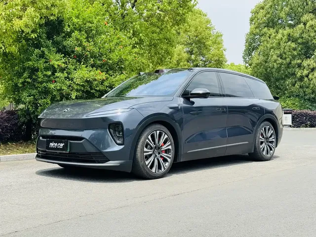 NIO ES8 2023 75kWh Executive Edition