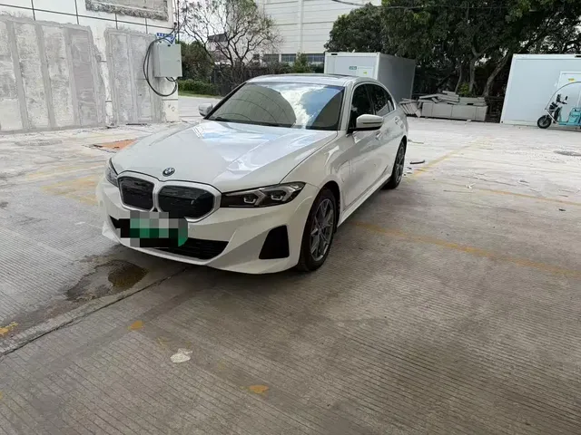 BMW i3 2022 eDrive 35 L