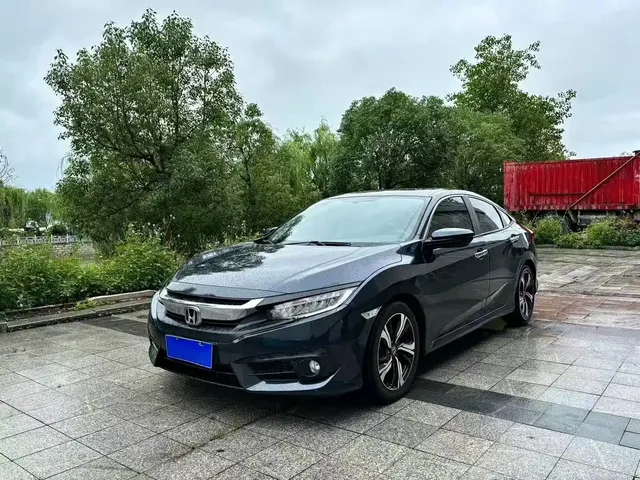 Honda Civic 2016 220TURBO CVT Premium Edition