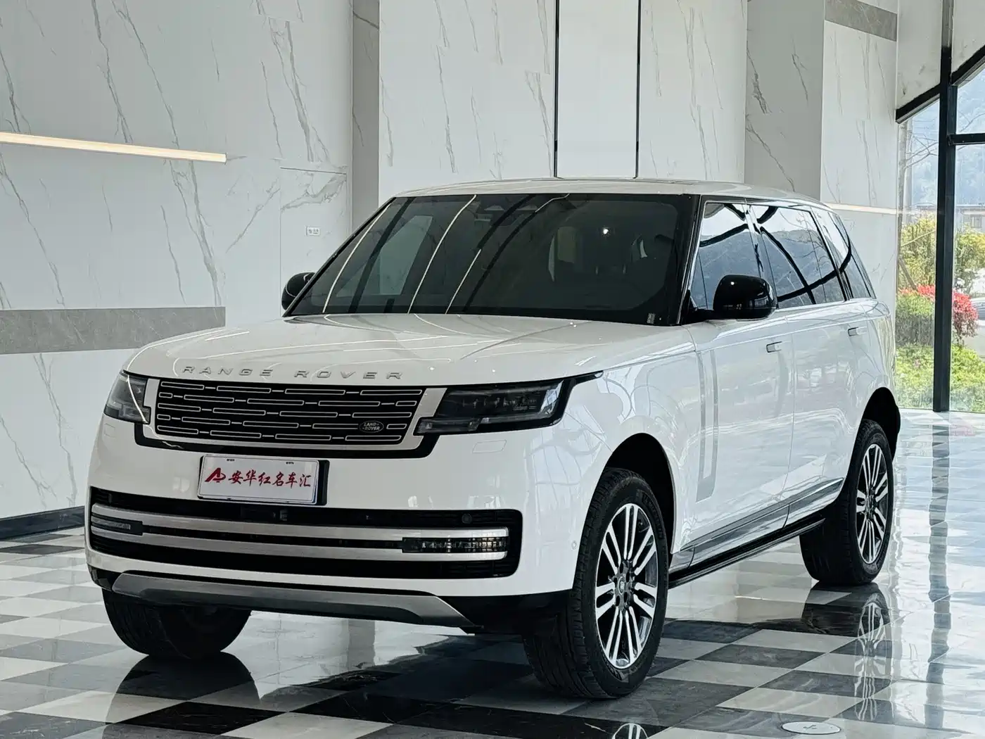 Land Rover Range Rover 2023 3.0 L6 400PS Genesis Extended Version