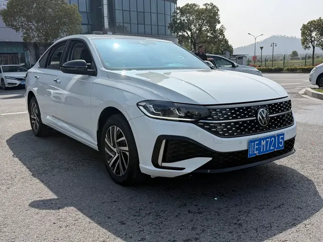 Volkswagen Lavida 2024 Model 300TSI DSG Starlight Leading Edition
