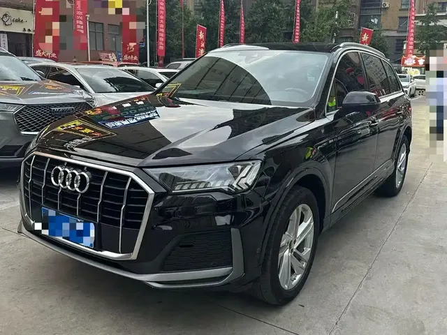 Audi Q7 2024 45 TFSI quattro S line Sport