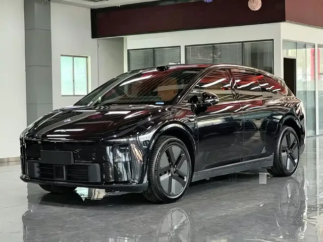 Li Auto i6 2025 2WD Base Model