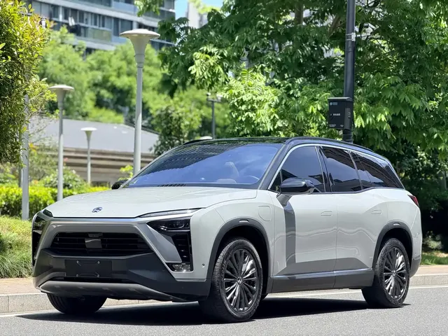 NIO ES8 2022 75kWh 7-Seater Edition