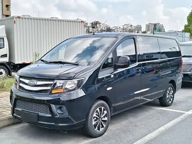 JAC Refine M3 2023 PLUS 1.5T Classic 5/7-seater