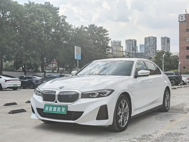 BMW i3 2022 eDrive 35 L