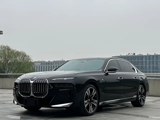BMW 7 Series 2023 Facelift 740Li Exclusive M Sport Package