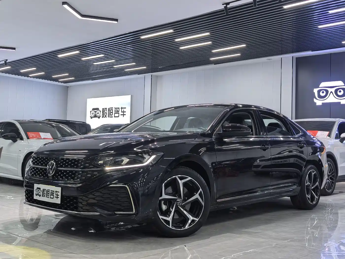 Volkswagen Passat 2023 330TSI Starlight Elite Edition