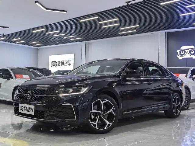 Volkswagen Passat 2023 330TSI Starlight Elite Edition