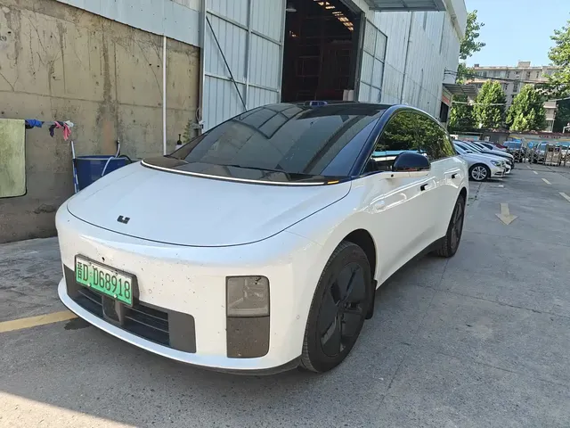 Li Auto i6 2025 2WD Base Model