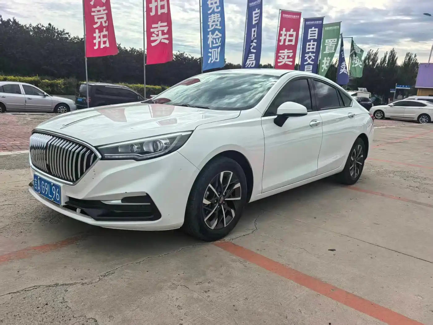 Hongqi H5 2020 1.5T DCT Qi Rhythm Edition