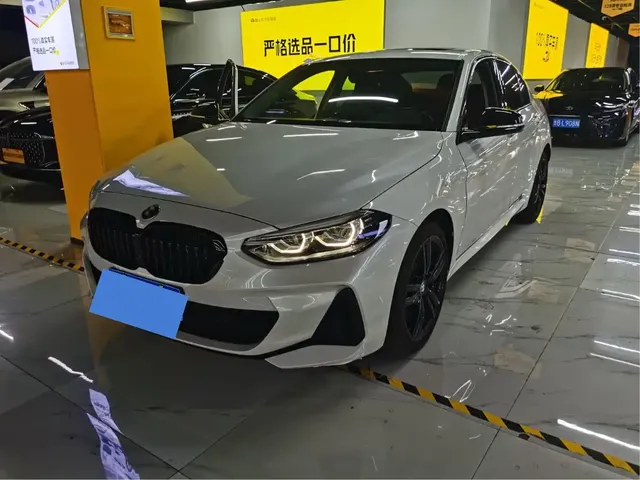 BMW 1 Series 2023 125i M Sport Shadow Edition