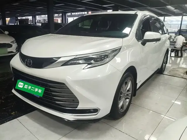 Toyota Sienna 2024 2.5L Hybrid AWD Luxury Edition
