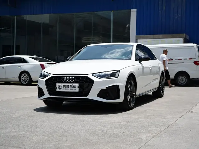 Audi A4L 2022 40 TFSI Luxury Dynamic