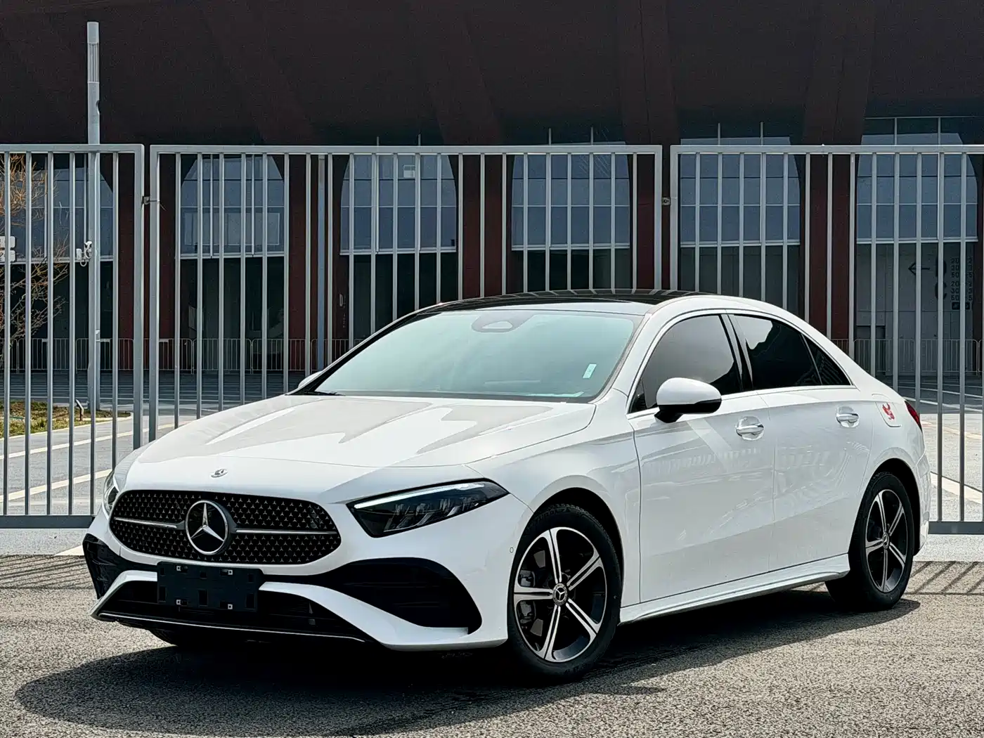 Mercedes-Benz A-Class 2025 A 200 L Fashion Edition