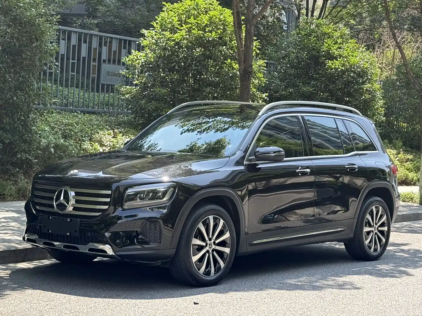 Mercedes-Benz GLB 2025 Model GLB 220 Fashion Style