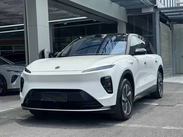 NIO ES8 2023 75kWh Executive Edition