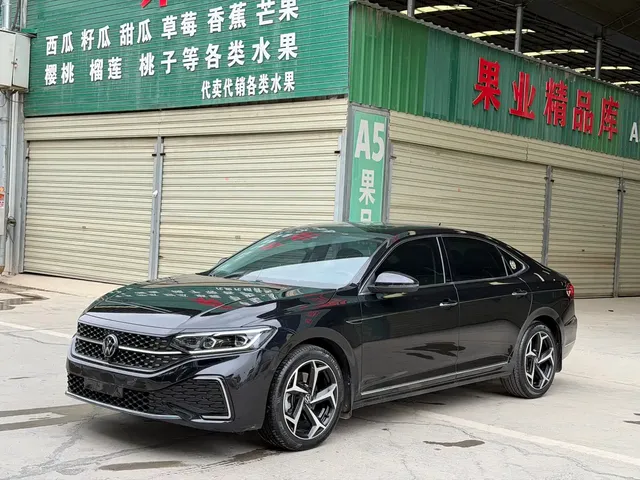 Volkswagen Passat 2023 330TSI Starlight Luxury Edition