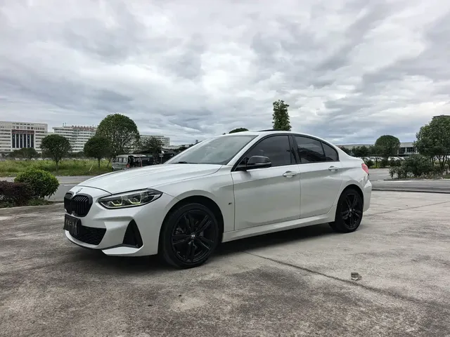 BMW 1 Series 2022 125i M Sport Shadow Edition