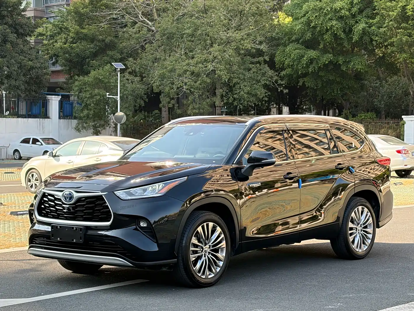 Toyota Highlander 2022 Hybrid 2.5L 4WD Luxury 7-Seater