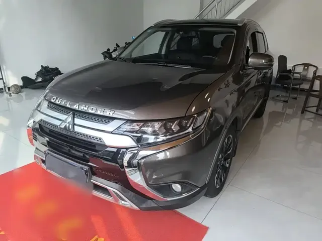 Mitsubishi Outlander 2019 2.4L 4WD Deluxe Edition 5-seater China V