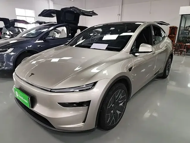 Tesla Model Y L 2025 Facelift Long Range AWD
