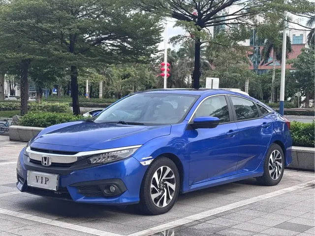 Honda Civic 2016 220TURBO CVT Luxury Edition